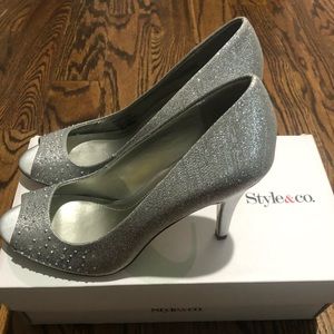 New style & co silver heels size 6.5